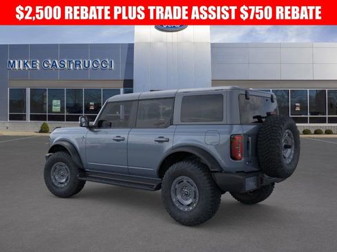 New 2025 Ford Bronco Outer Banks w/ Sasquatch Package image 4