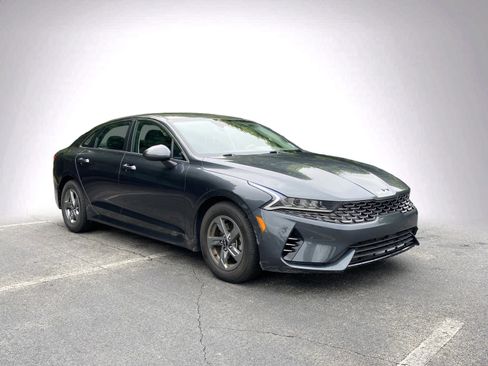 Used 2022 Kia K5 LXS FWD image 2