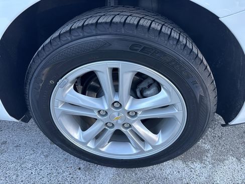 Used 2018 Chevrolet Cruze LT w/ Convenience Package image 10