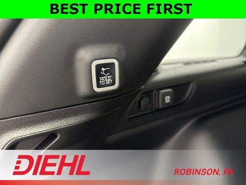 New 2025 Jeep Grand Cherokee Limited w/ Black Appearance Package image 11