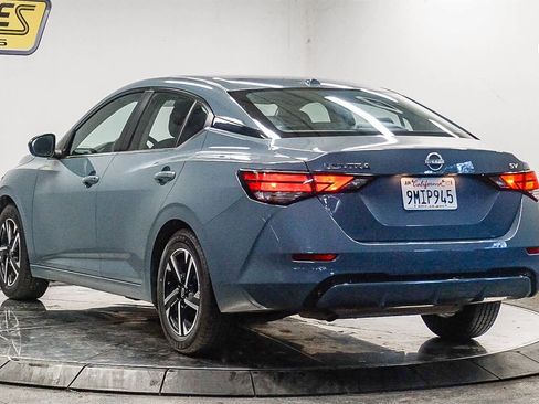 Used 2024 Nissan Sentra SV image 2