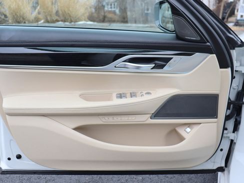 Used 2019 BMW 740e xDrive w/ Executive Package image 23