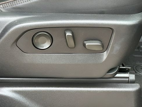 Used 2021 Chevrolet Tahoe High Country w/ Premium Package image 32