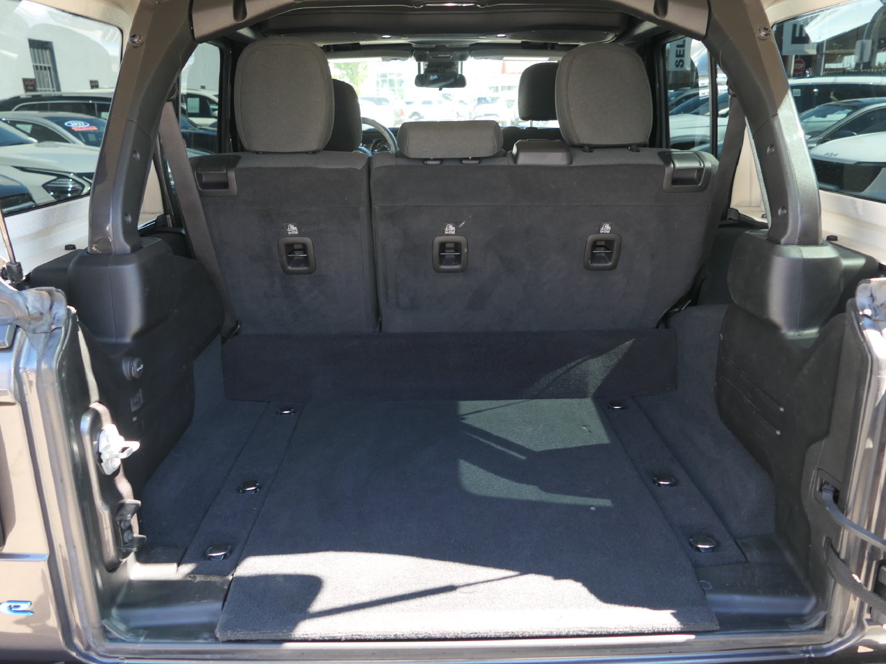 Used 2024 Jeep Wrangler Unlimited AWD/4WD image 25