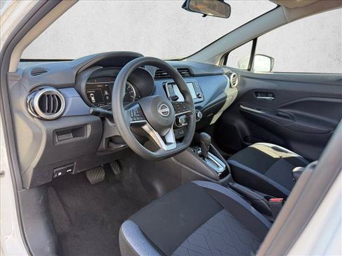 Used 2025 Nissan Versa SV FWD image 10