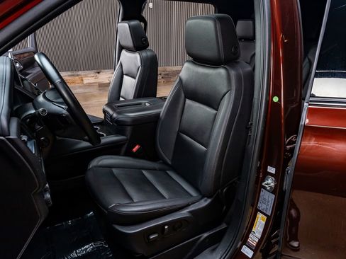 Used 2023 Chevrolet Tahoe Z71 w/ Z71 Off-Road Package AWD/4WD image 30