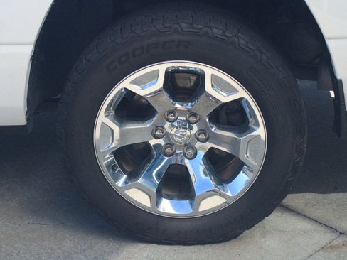 Used 2019 RAM 1500 Big Horn AWD/4WD image 13