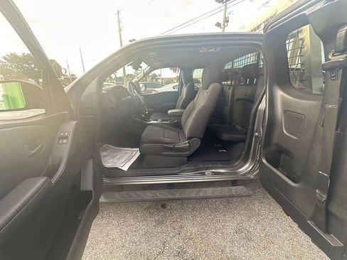 Used 2022 Nissan Frontier S w/ Technology Package image 11