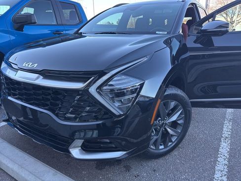 Used 2025 Kia Sportage SX Prestige image 2