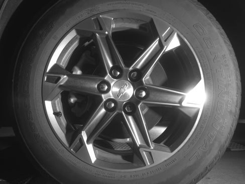 Used 2025 Chevrolet Blazer LT FWD image 12