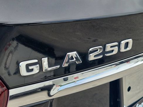 Used 2019 Mercedes-Benz GLA 250 image 12