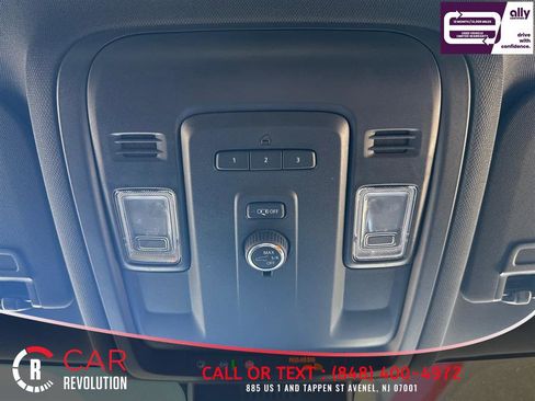 Used 2024 Chevrolet Tahoe LT AWD/4WD image 16