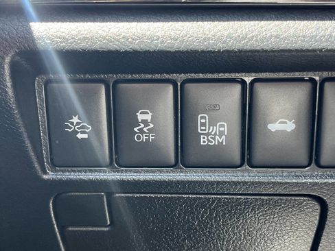 Used 2016 Toyota Avalon Limited w/ Toyota Safety Sense Package FWD image 17