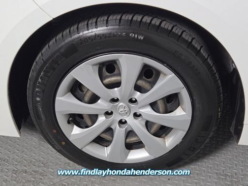 Used 2020 Toyota Corolla LE w/ Carpet Mat Package (TMS) FWD image 9