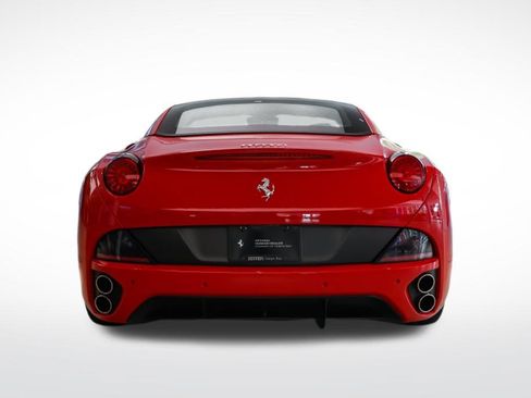 Used 2011 Ferrari California RWD image 4