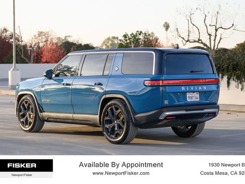 Used 2023 Rivian R1S Adventure image 4