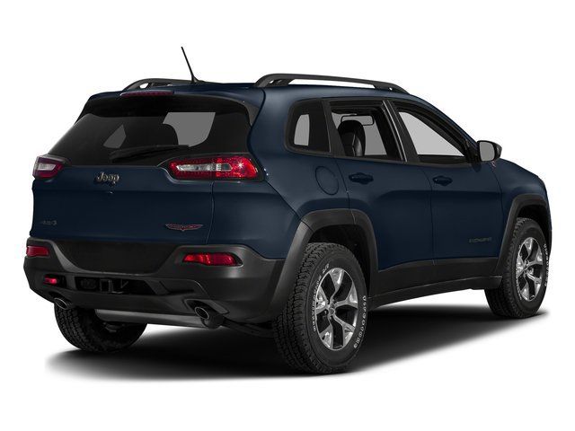 Used 2016 Jeep Cherokee Trailhawk w/ Comfort/Convenience Group AWD/4WD image 2
