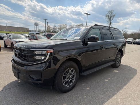 Used 2025 Ford Expedition Max Active image 4