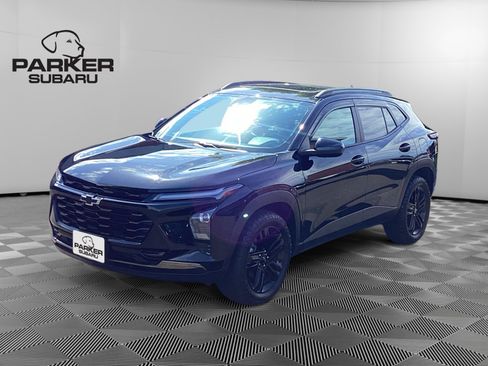 Used 2025 Chevrolet Trax ACTIV w/ Sunroof Package FWD image 1