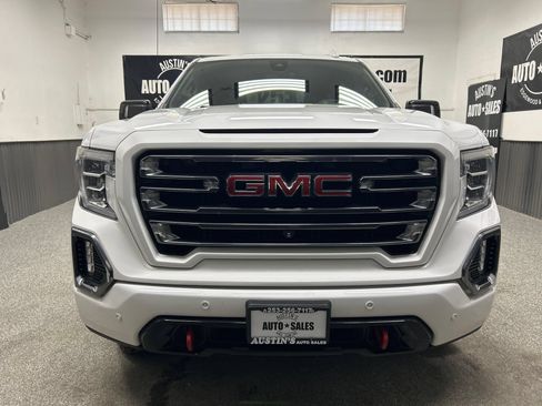 Used 2020 GMC Sierra 1500 AT4 w/ Technology Package AWD/4WD image 2