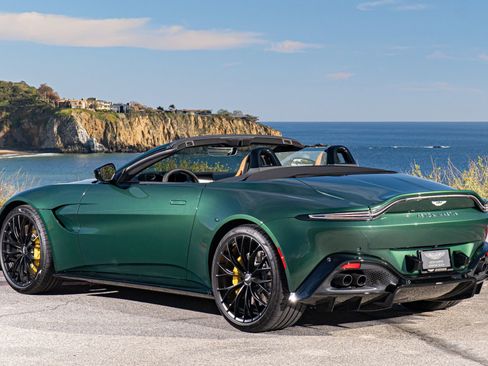 Used 2023 Aston Martin V8 Vantage Roadster image 5