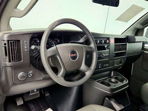 Used 2025 GMC Savana 3500 Extended RWD image 11