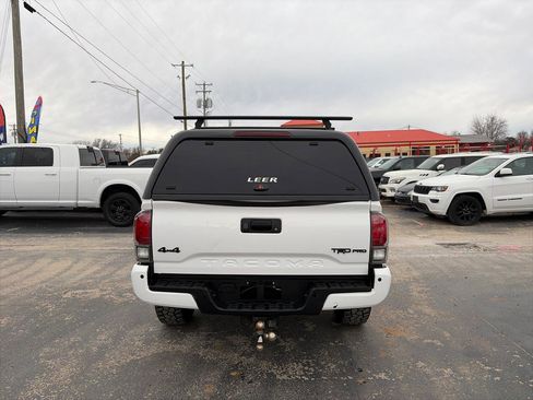 Used 2019 Toyota Tacoma TRD Pro AWD/4WD image 4