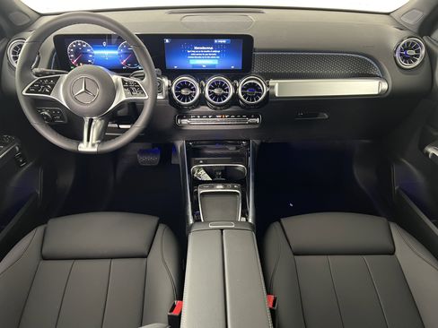 New 2025 Mercedes-Benz GLB 250 4MATIC image 21