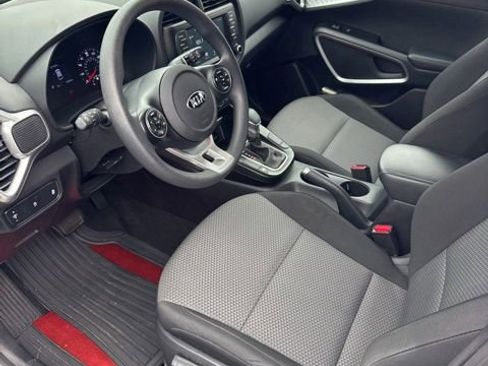 Used 2020 Kia Soul LX FWD image 3