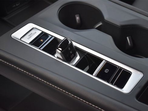 Used 2024 Volkswagen Atlas Cross Sport SE image 27