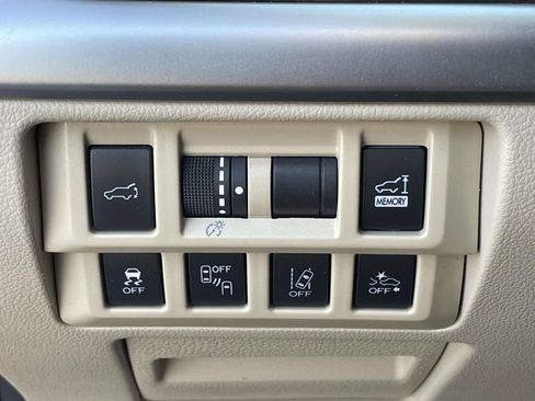 Used 2019 Subaru Outback 2.5i Limited AWD/4WD image 9
