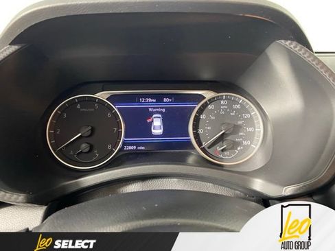 Used 2025 Nissan Sentra SR FWD image 14