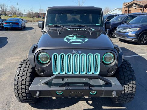 Used 2018 Jeep Wrangler Unlimited Sport S AWD/4WD image 9