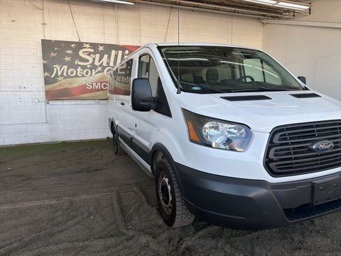 Used 2016 Ford Transit 150 XL image 5