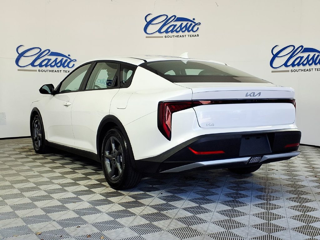 Used 2026 Kia K4 FWD image 2
