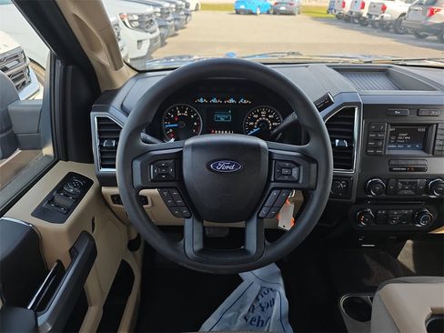 Used 2017 Ford F150 XLT image 15