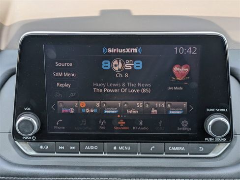 Used 2023 Nissan Rogue SV image 16