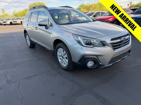 Used 2019 Subaru Outback 2.5i Premium AWD/4WD image 1