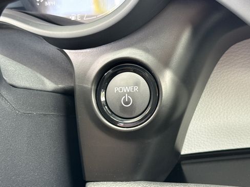 New 2026 Toyota Sienna LE FWD image 31