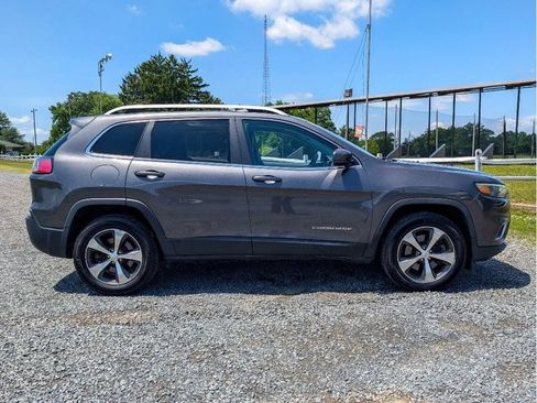 Used 2019 Jeep Cherokee Limited AWD/4WD image 4
