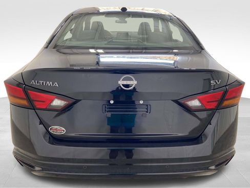 Used 2024 Nissan Altima 2.5 SV image 4