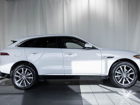 Used 2022 Jaguar F-PACE S image 3