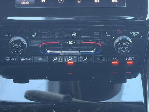 Used 2022 Jeep Grand Cherokee Altitude image 25