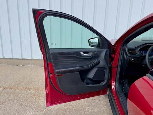 Certified 2025 Ford Escape ST-Line Elite w/ Premium Technology Package AWD/4WD image 14