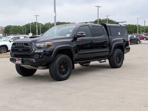 Used 2019 Toyota Tacoma TRD Pro AWD/4WD image 12