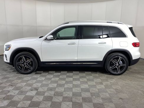 Used 2026 Mercedes-Benz GLB 250 4MATIC image 2