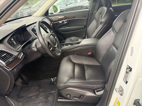 Used 2019 Volvo XC90 T6 Momentum AWD/4WD image 9