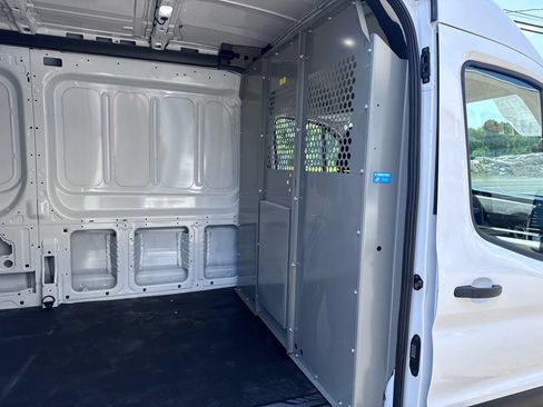 Used 2025 Ford Transit 250 148 Medium Roof Extended AWD image 32