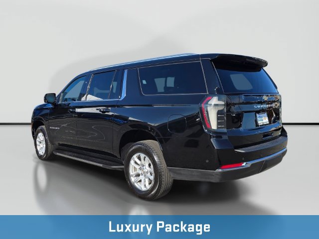 Used 2026 Chevrolet Suburban LT w/ Comfort Package AWD/4WD image 3