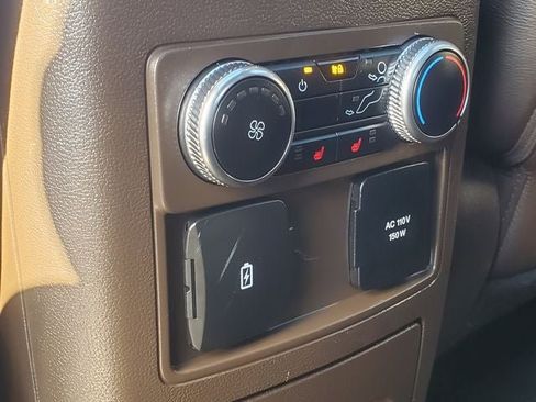 Used 2022 Ford Explorer King Ranch w/ Technology Package AWD/4WD image 28